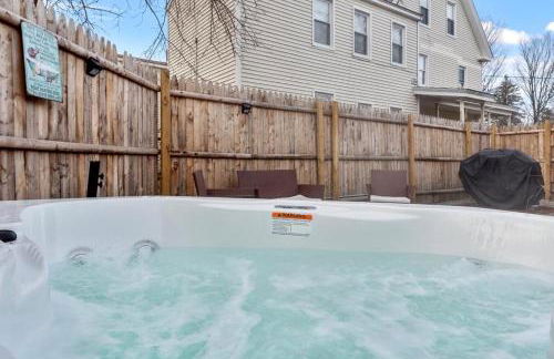 NEW!! Lovely unit w/ PRIVATE Hot Tub and patio! - Foto 2