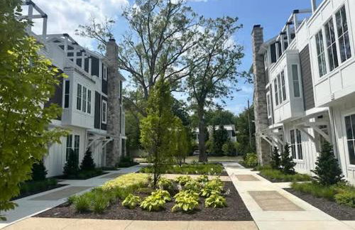 Luxe by the Lake - Pool Access - Photo 56