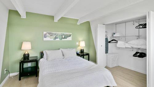 Water & Mountain View Apt - Walk to Waterfront - Foto 2, towels