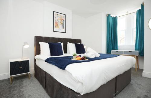 North Rd Apartment with Garden by N And N Stays Ltd, Close to vibrant Gloucester Rd with plenty of restaurants and shops near by, free on street parking - Foto 2