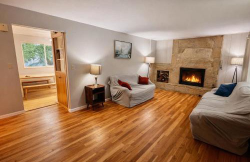 Spacious 4BR Retreat Near Idaho Falls Airport - Photo 4