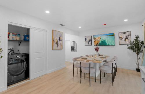 Entire Private Home with 4 Bedrooms 3 Bathrooms, Big Yard, View, , King Bed, 10 Parking, Available Now - Foto 49