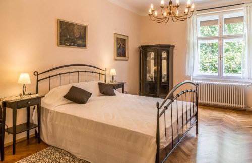 Apartment 7 - Photo 7