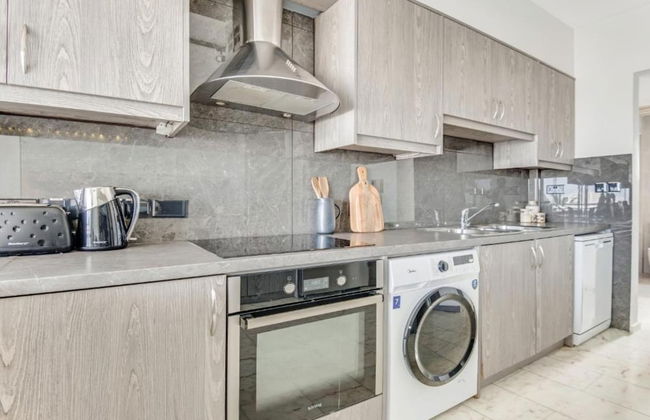 Phaedrus Living: City Center Sky Penthouse - Photo 15