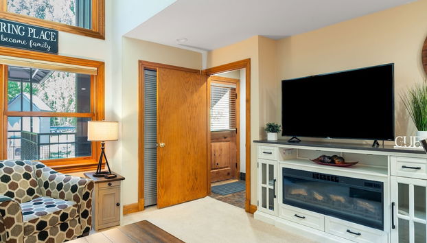 Cimarron Lodge 14 by Avantstay Ski-in Ski-out Property in Complex w Two Hot Tubs Permit 3601 - Foto 4, Habitación