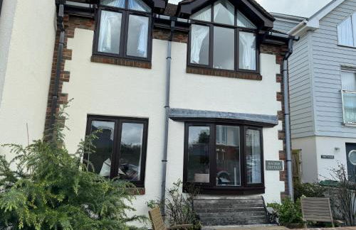 Anchor Cottage, seaside holiday home - Photo 3