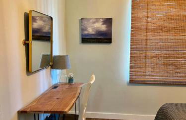 2 bed with Washer and Dryer, pets ok, 5 min to Farmers Market - Foto 7
