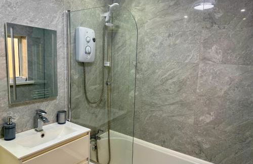 Cosy Retreat Your Home Away - Photo 13