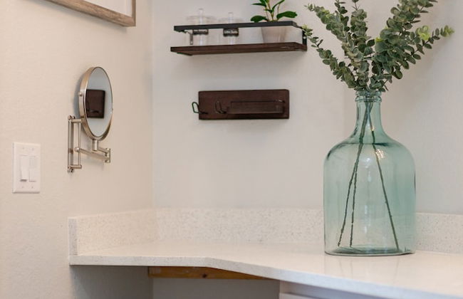 Condo w/ Prime View of Lake, Pool & Fireworks! - Foto 12