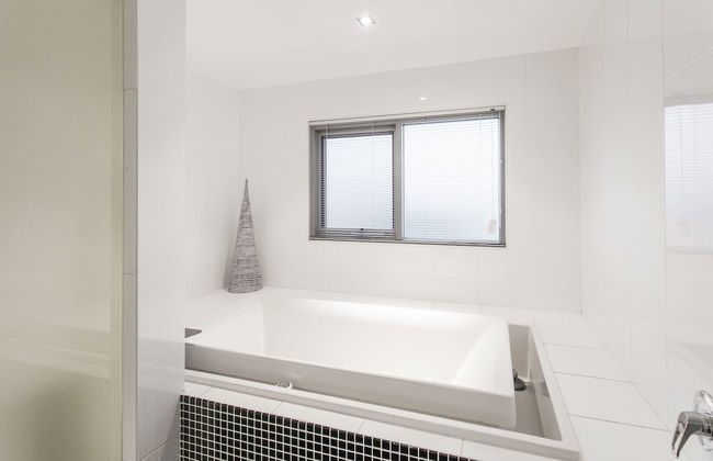 Spinnakers by Rockingham Apartments - Photo 6