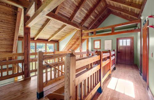 Walk to Village! Stunning timber chalet! Hot-Tub, Bonfire & more! - Foto 23