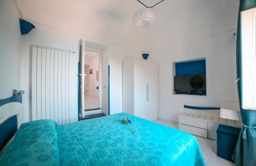 Admiring Amalfi - Photo 25