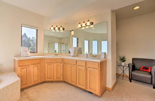 Spacious Evergreen Home with Picturesque Views - Foto 21