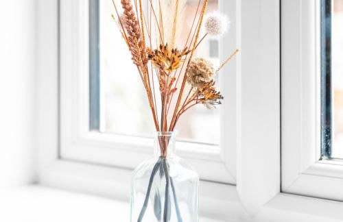 Stylish Two Bed Apartment -Cradley Health - Smart Tv - Netflix - Parking 27BC - Foto 10