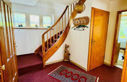 Ferienhaus Oesterle - Idyllisches Schwarzwaldhaus am Bach mit Terrasse & Balkon - Foto 6