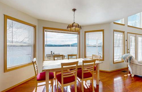 Lakefront Retreat - Foto 12