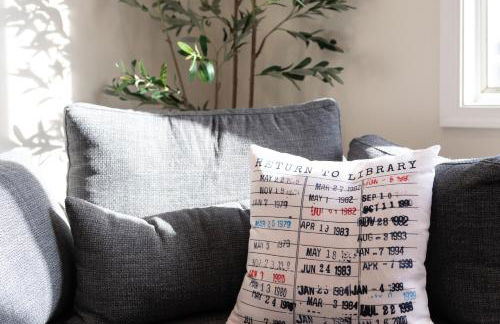 Large Luxury Home with Media Room and Game Room - 10 mins to Campus & Stadium - Foto 25