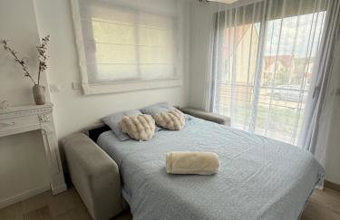 Le Balcon petit extérieur Idéal familles & couples à 10 min Disneyland Paris avec lit Queen size & parking privé - Foto 9