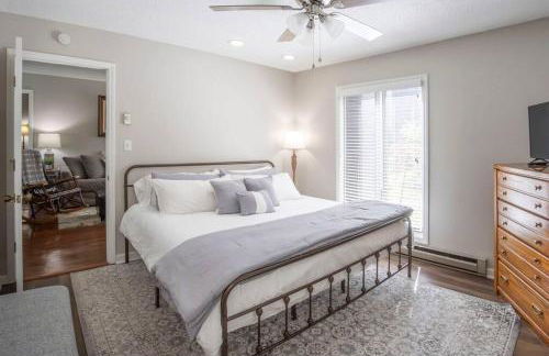 Brook Haven Condo - Downtown Blowing Rock Ground Floor Fully Stocked with 2 King Beds - Foto 6