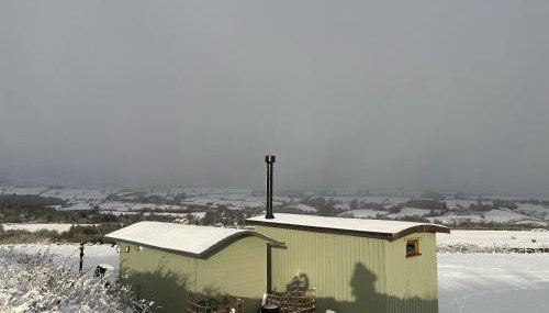 Oakley View Shepherds Hut with hot tub - Foto 5, Garden