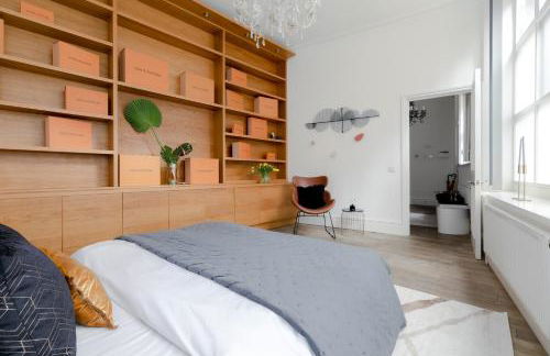 RARE FIND off Oxford St! SOHO 5bed Design House For XXL Groups - Photo 38