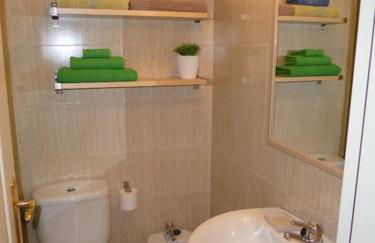 Ático fresco y luminoso con aparcamiento privado - Foto 36