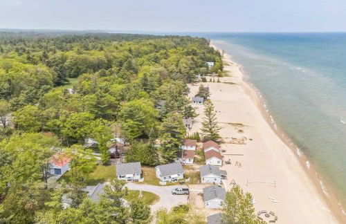 Sunnyside 2BR 1BA Relaxing Lakefront Retreat - Foto 26