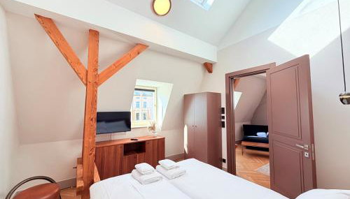 Amaroo - Boarding & Serviced Apartments "Regia" - Foto 2, towels, wardrobe