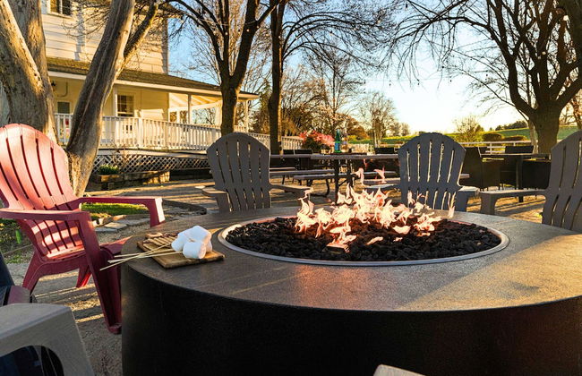 Victorian Manor In Paso Robles Wine Country + Pool, Hot Tub, Firepit, Tennis Court Sleeps 28 - Photo 4