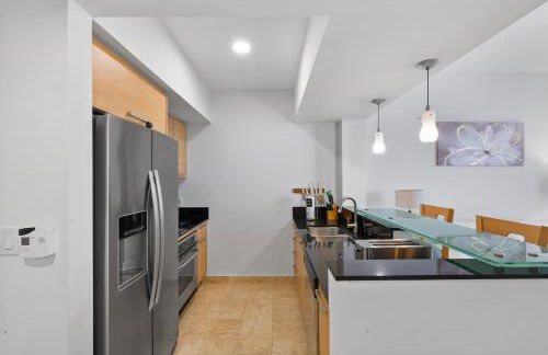 Luxury Top-Level Oasis - Oceanfront Views & Resort Perks - Foto 8