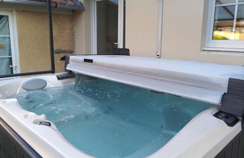 Maison avec Jacuzzi paisible et centrale - Foto 6