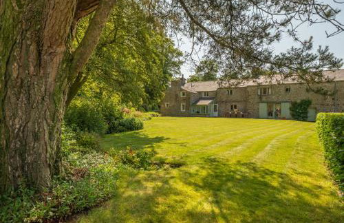 Masongill Lodge - Photo 1