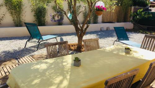 RDC dans maison "ilolil" a 1km plage de la Coudoulière - Foto 3, Garden