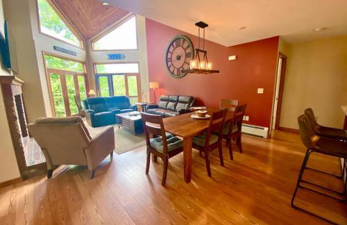 C13 Beautiful Bretton Woods ski-in ski-out townhouse for your family getaway to the White Mountains! - Foto 3