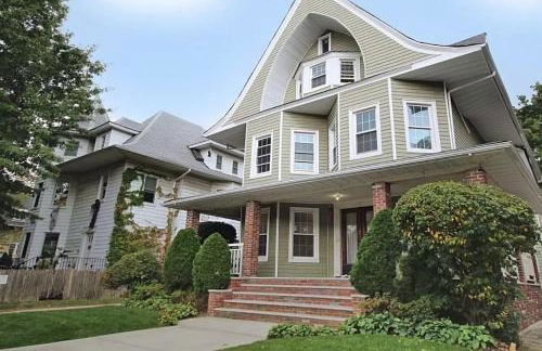 Gorgeous Victorian House!! Entire suite in SAM's home - Foto 1