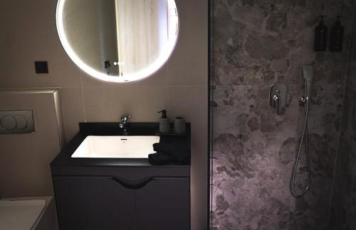 Beyond The Castle - Foto 21