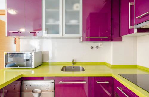 Explore Málaga from a Modern Apartment - Photo 25