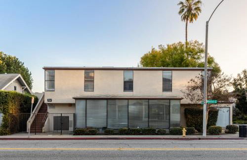 Walking distance to Caltech convention Center Pasadena Landmark room - Photo 15