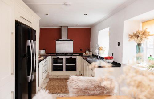 The Farmhouse with two hot tubs - Foto 43