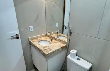 Ap próx ao shopping com garagem, piscina e ar - Foto 30