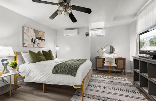 Entire Private Home with 4 Bedrooms 3 Bathrooms, King Bed, Big Yard, Prime Area, Ranch Style, Available Now - Photo 39