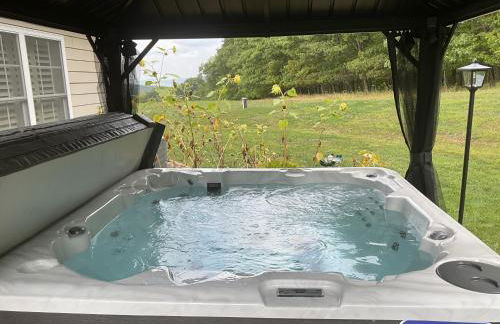 Deep Creek Retreat Hot Tub 85 inchTV all one level - Foto 6