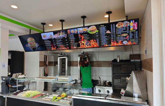 Modern Apartment With Balcony - Photo 40