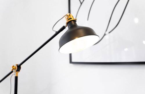 Stylish Apartment - Near City Centre - Smart TV- WIFI - Netfix - Parking - 2NT - Foto 21