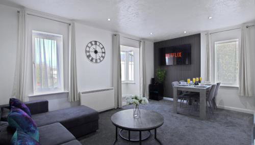 Stylish Cosy 2-Bed flat, fast Wi-Fi, Sky Sports, Sky Cinema & Netflix plus 2 free Parking bays - Foto 2