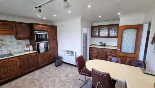 Spacious & Upmarket 2 Bedroom Detached Bungalow in Boston - Foto 4, stove, dishwasher, toaster