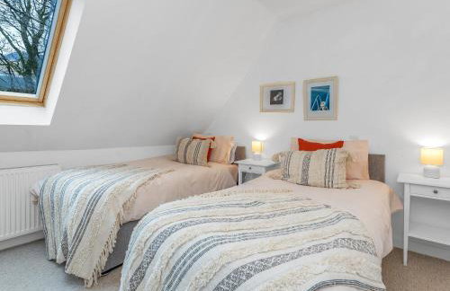 Cheerful Stays: 4 Bedroom Cottage in Arrochar - Foto 7