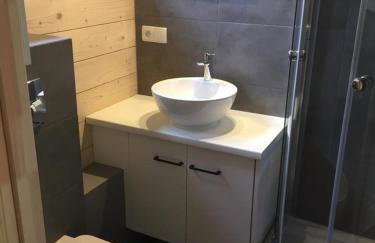 Chatka z sauną nad rzeką - Foto 5