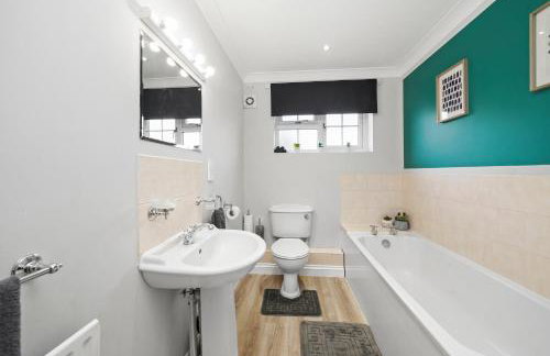 Detached 6 Bedroom Cambridgeshire Abode - Pets - Foto 9