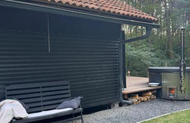 Forest Cabin Nest-Family Retreat for 7 with Sauna & Hot tub - Foto 27